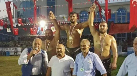 İzmitli Güreşçiler Çanakkale’den 3 altınla döndü