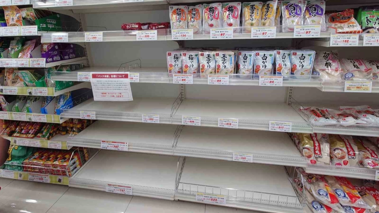 Japonya'da pirinç krizi: Market rafları boş kaldı