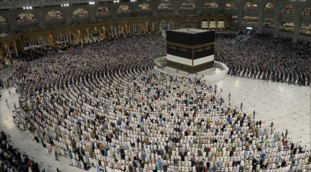 Kabe'nin etrafndaki bariyerler kaldrld