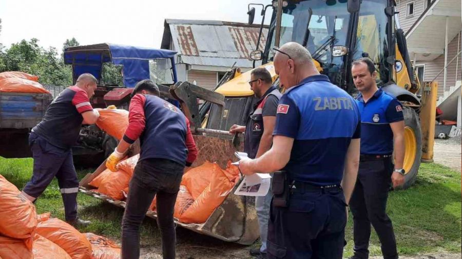 Ka�ak k�m�rleri internetten sipari� al�p evinden sat�yordu