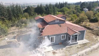 Kaçak villalar yıkılıyor