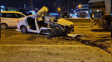 Kadıköy E5 Karayolunda katliam gibi kaza