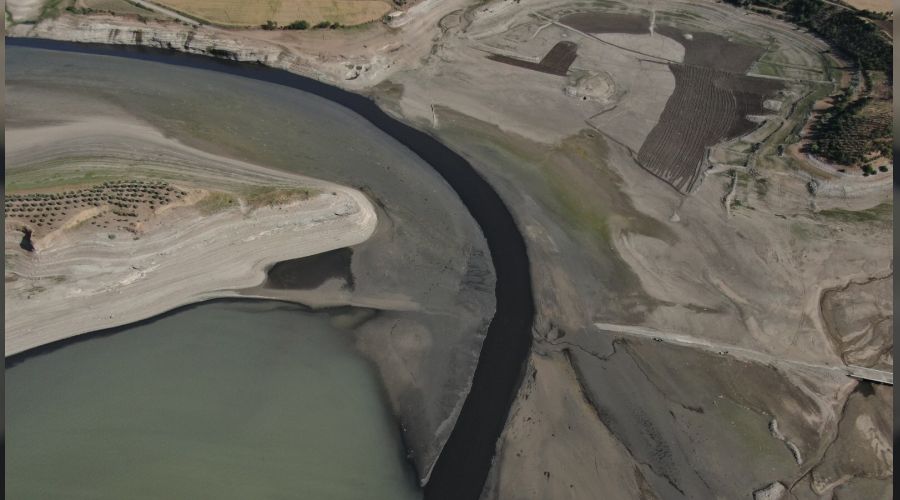 Kahramanmara�'ta �aylar 'siyah' ak�yor