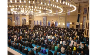 Kahramanmara'ta Ramazan Bayram cokusu: Binlerce kii Abdlhamid Han Camii'nde bayram namaz kld