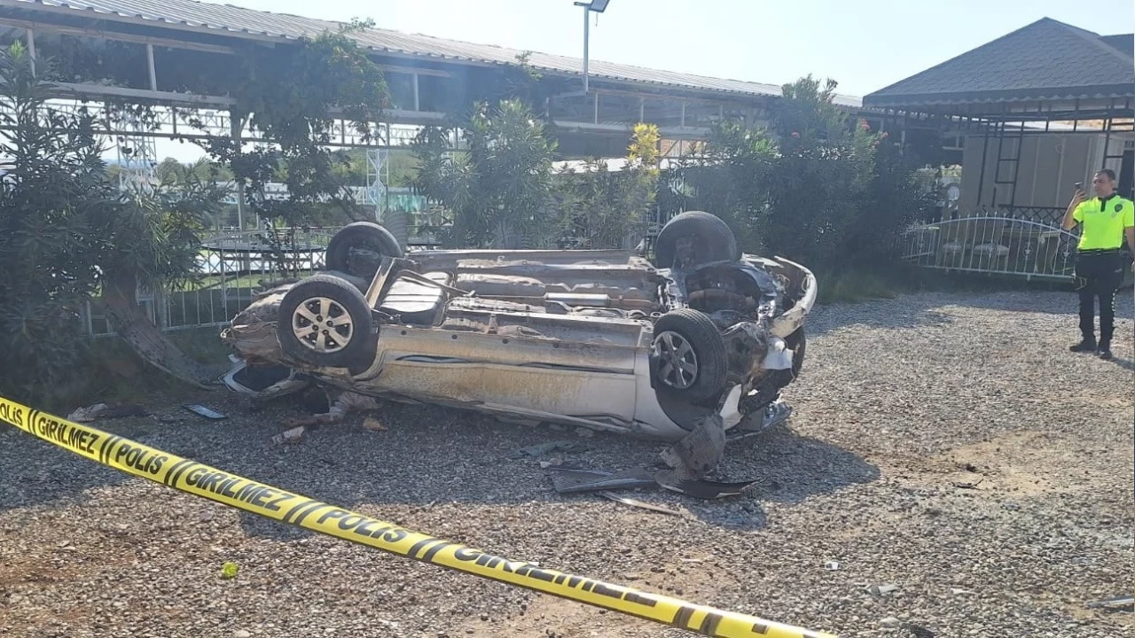 Kahta'da otomobil şarampole yuvarlandı: 2 ölü