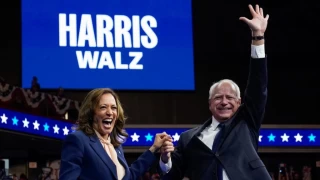 Kamala Harris - Tim Walz ikilisi ilk seim mitingini yapt