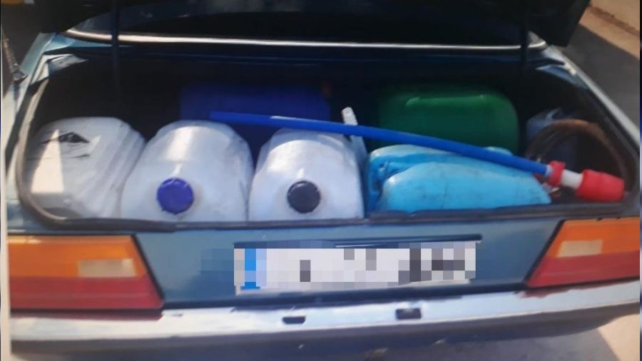 Kamyonların depolarından 500 litre mazot çaldı