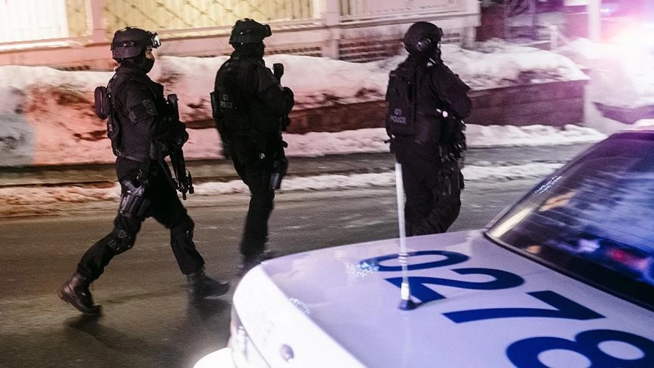 Kanada'da camideki b��akl� sald�r�da 3 ki�i yaraland�