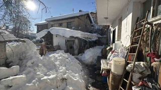 Karab�k'te 80 ya��ndaki kad�n donmu� halde �l� bulundu