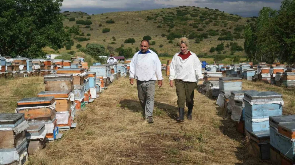 Karavan desteği gezgin arıcı aileye nefes oldu