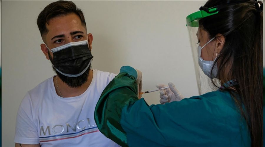 Kargo çalışanları ile kuryeler de aşılanıyor