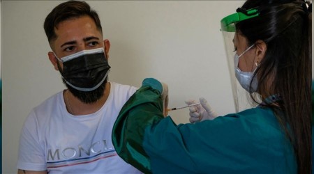 Kargo çalışanları ile kuryeler de aşılanıyor