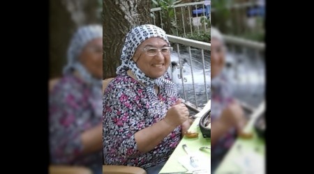 Karşıya geçmek isteyen kadına otomobil çarptı