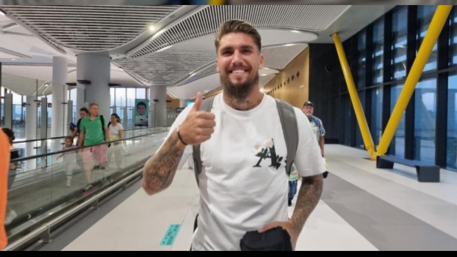 Kartal'�n yeni stoperi geldi 