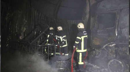 Kayseri'de 10 dükkan ve 3 tır küle döndü