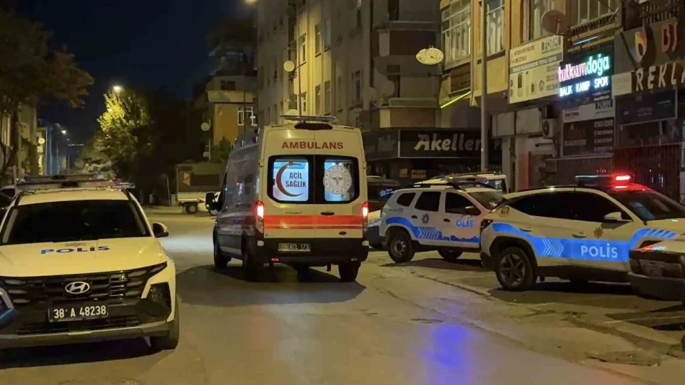Kayseri'de yabanc� uyruklu �ah�slara biber gaz� s�k�p b��aklad�lar: 1 �l�, 1 yaral�