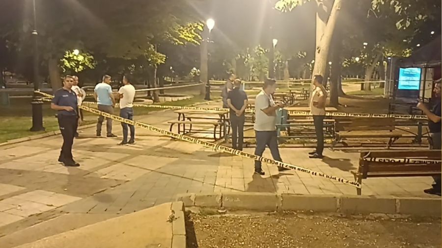 Kimlik kontrol� yap�lan �ah�stan bek�ilere sald�r�: 2'si a��r 3 yaral�