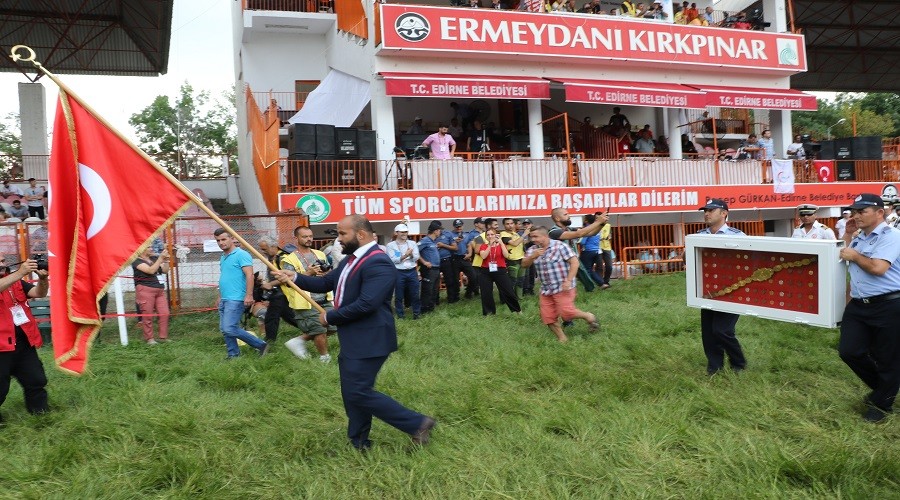 Kırkpınar tarihinde 3 ilke imza atıldı