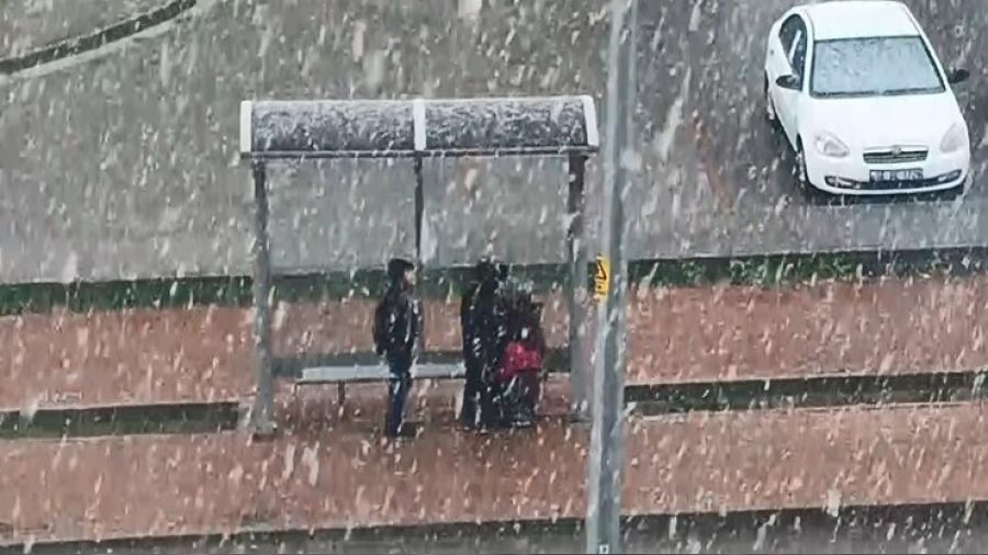 K�r�ehirliler kar ya���� ile uyand�