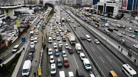 Kstlama ncesi stanbul'da trafik younluu olutu
