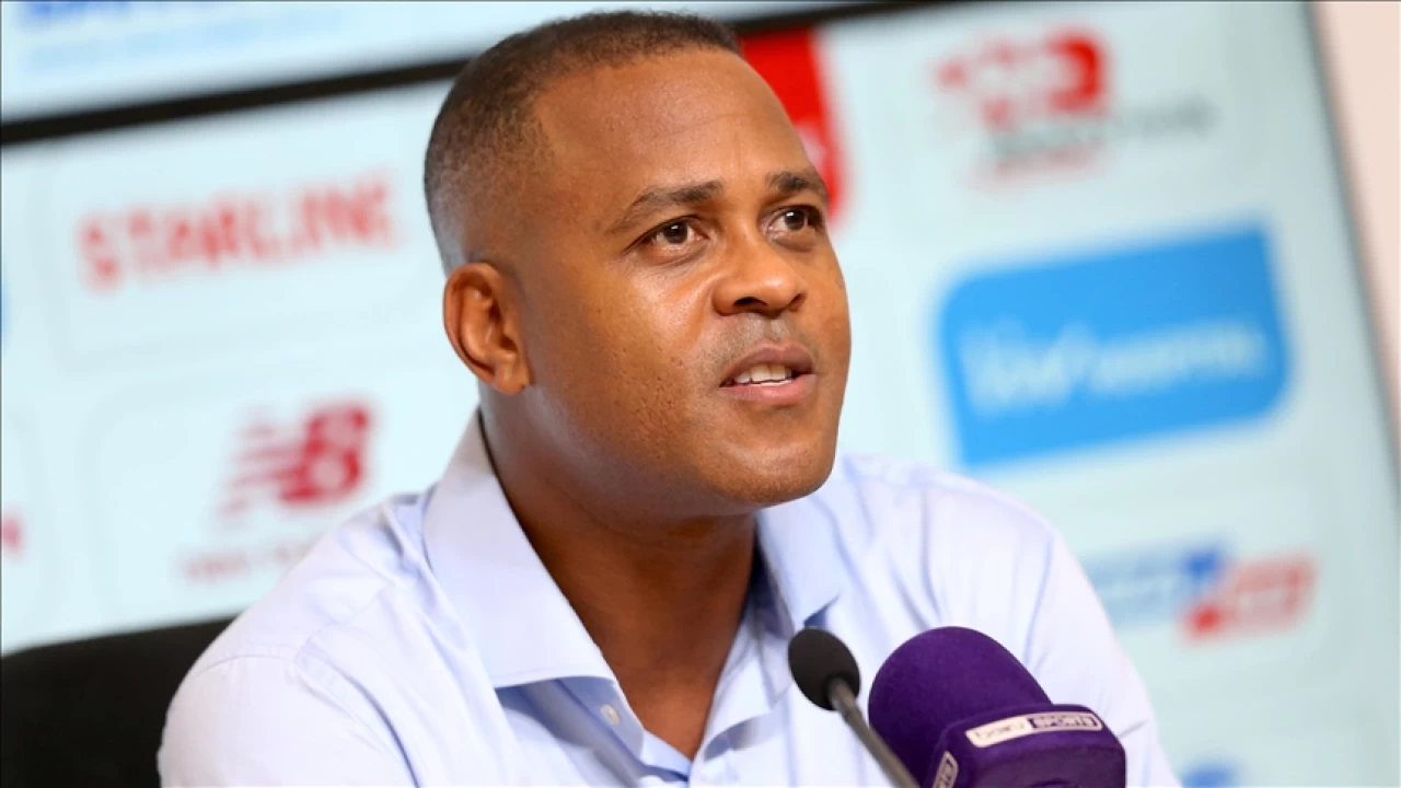 Kluivert'ın ayrılığı resmileşti