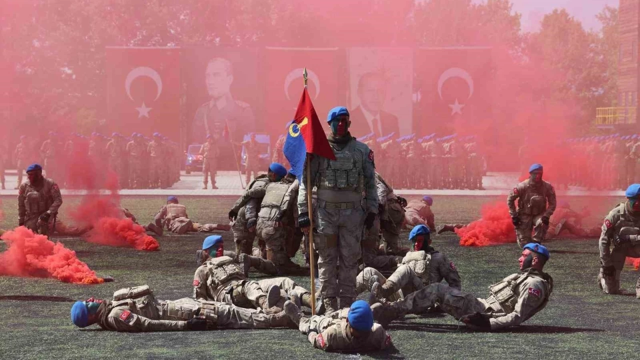 Komandolar dualarla mezun oldu