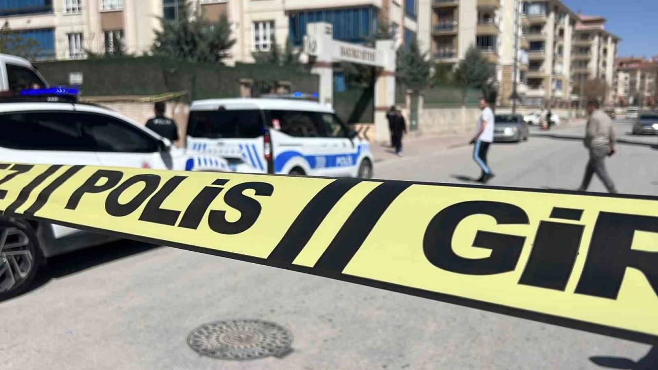 Konya'da bir �ah�s kar�s�n� b��akla a��r yaralay�p kendini b��aklad�