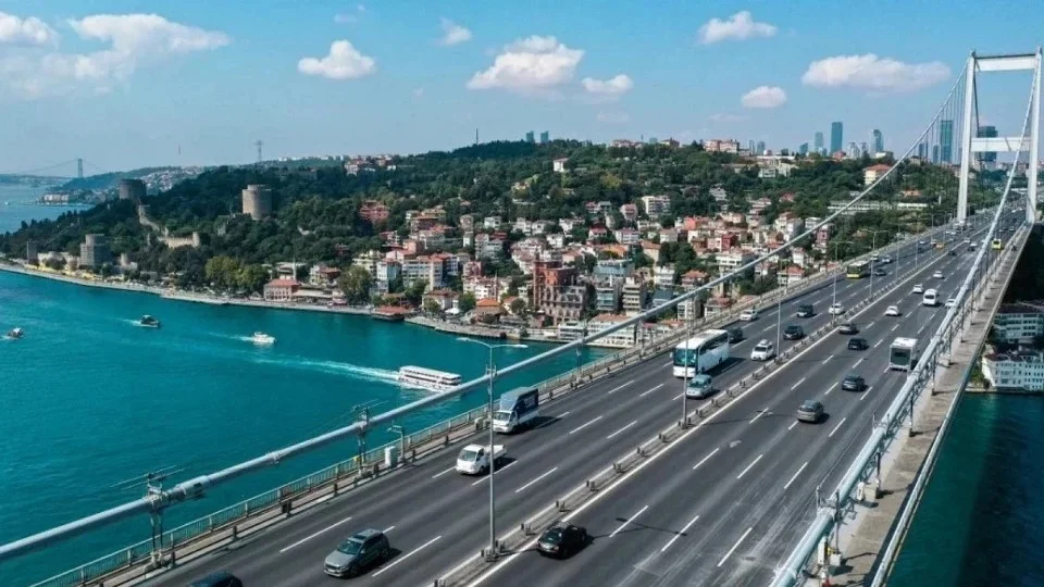K�pr� ge�i� �cretlerine zam yap�ld�. Osmangazi ve �anakkale k�pr�lerinin ge�i� �creti bin 170 liraya y�kseldi