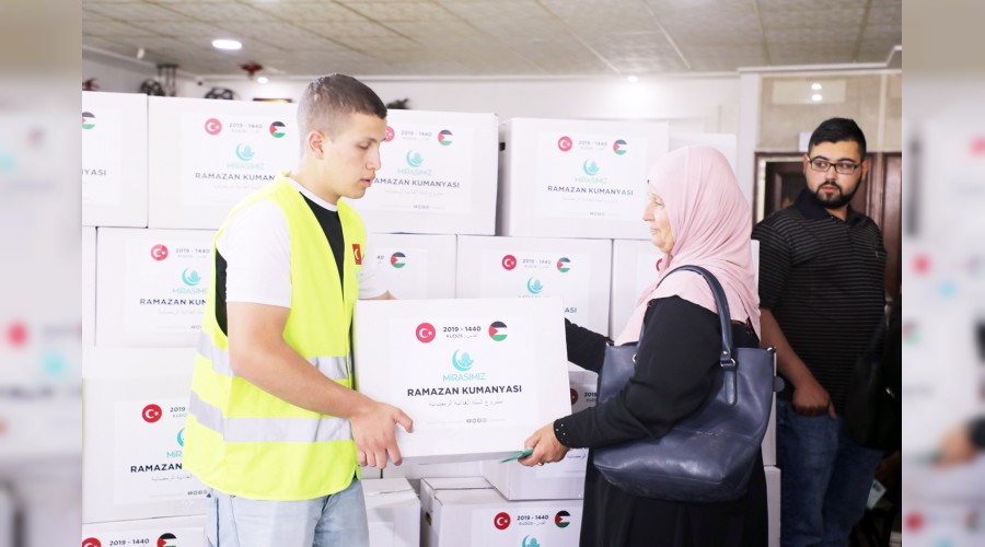 Kudüslüler Ramazanda da, bayramda da unutulmadı