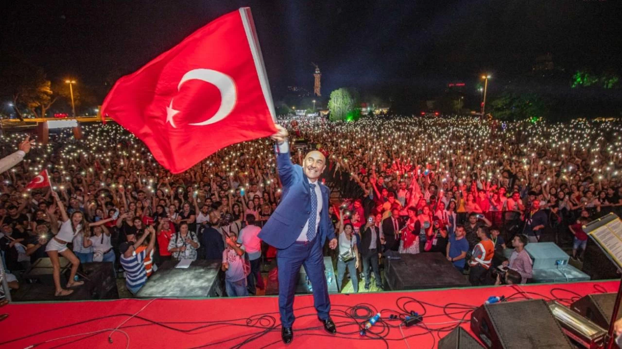 Kurtuluş Savaşı'nı Atatürk'ün sözleri ile anlatan Tunç Soyer'e 'Vahdettin'e hakaret' soruşturması