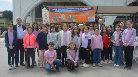 Kütüphane sokağa indi