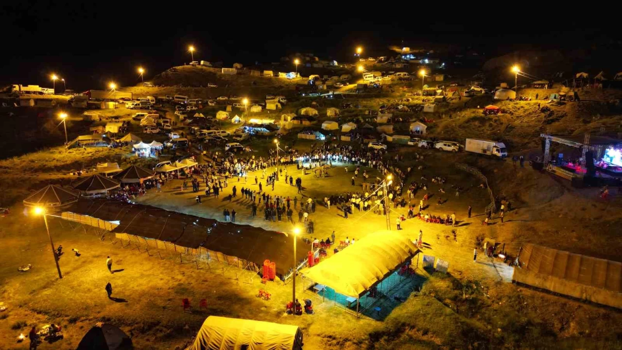 Kuzu k�rkma festivali ba�lad�