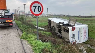 Lapseki'de iileri tayan otobs kaza yapt: 5 yaral