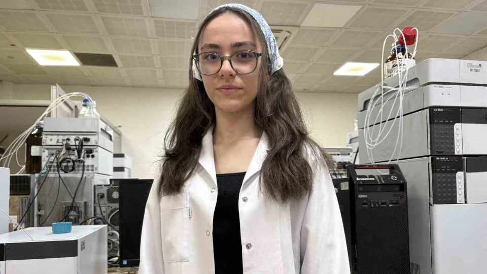 Lise ��rencisi kanseri te�his eden yapay zeka destekli proje geli�tirdi