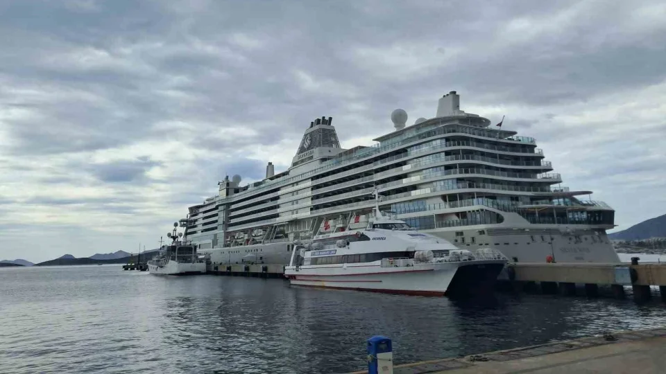 L�ks kruvaziyer Bodrum'a yana�t�