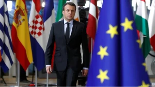 Macron, artan akaryak�t fiyatlar�n� d���rmek i�in AB'den "sekt�re ili�kin d�zenlemeleri esnetmesini" istedi