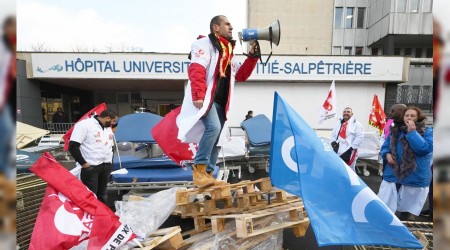 Macron pes etmiyor