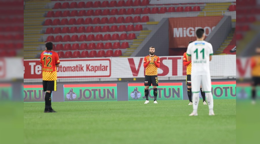 Maçtan önce Webo'ya destek