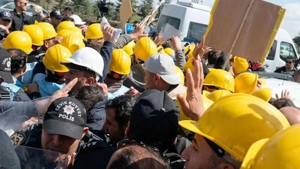 Madencilere bu yap�lanlar reva m�?