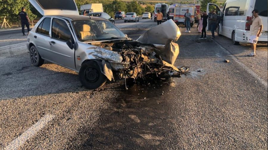 Malatya'da feci kaza: 1 �l�, 5 yaral�