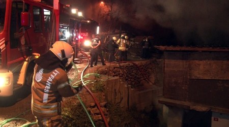 Maltepe’de 3 gecekondu yandı