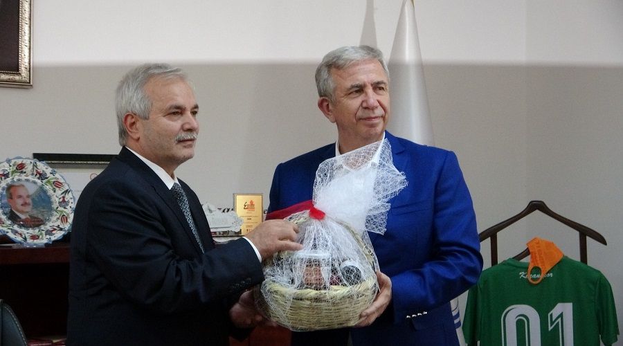 Mansur Yava� birinci �nceli�ini a��klad�