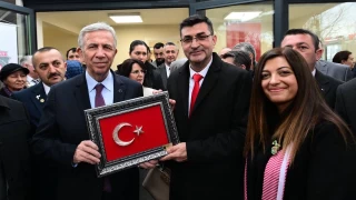 Mansur Yava, gaziler, ehit yaknlar, dul ve yetimlere dernek binas at
