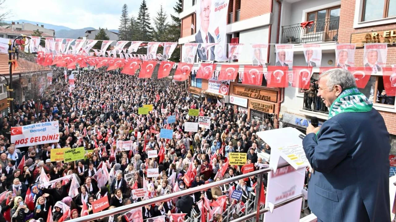 Mansur Yavaş'ın Kızılcahamam'daki seçim ofisi açılışı mitinge dönüştü