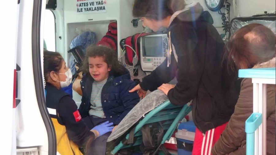 Mara�'tan gelen depremzedeler kaza yapt�: 5 yaral�