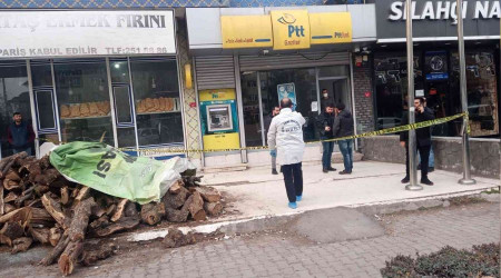 Maskeli soyguncular PTT şubesini soydu