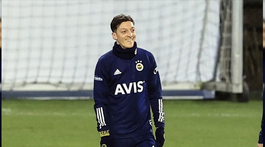Mesut Özil kadroya alındı