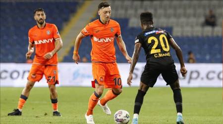Mesut Özil'den kötü haber