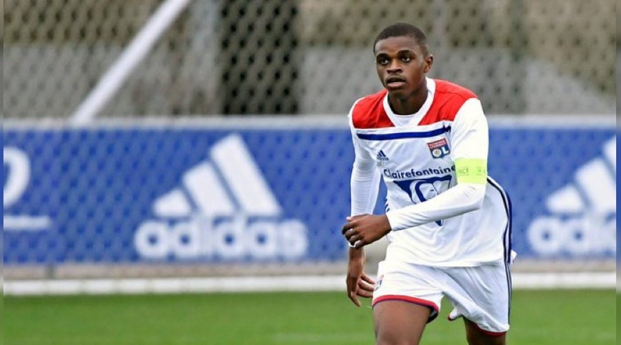 Milan y�ld�z aday�n� kapt�
