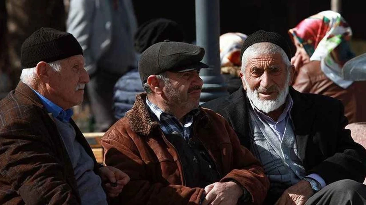 Milyonlarca emeklinin beklediği muhtemel zam tabloları belli oldu